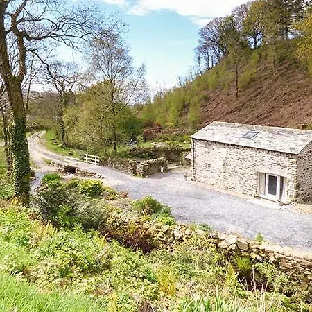 Swallow Barn, Dom wakacyjny *